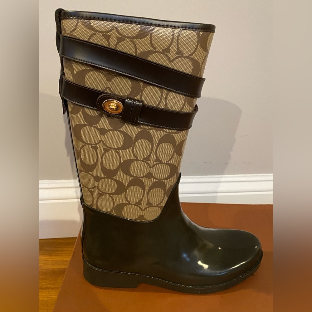 never worn rain boots